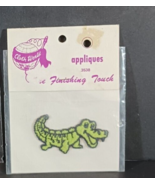 Vintage EMBROIDERED ALLIGATOR APPLIQUE PATCH Green Sew On Cloth World NOS - $8.54
