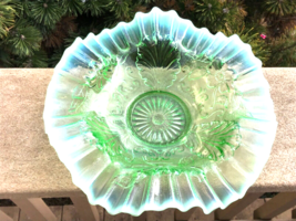 Opalescent Glass NORTHWOOD Blossom &amp; Palm 1905 Green Ruffled Bowl - £35.30 GBP
