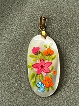 Thin Oval Mother of Pearl w Pink &amp; Orange Painted Flowers Pendant – 1.5 ... - £11.68 GBP