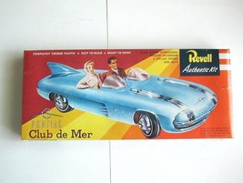 Factory Sealed Revell Pontiac Club De Mer #1223 - £23.46 GBP