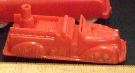 Vintage Plastic Renwal Red Fire Truck #145 - £7.13 GBP