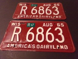 1965 Red Pair Of Wisconsin License Plates - £55.39 GBP
