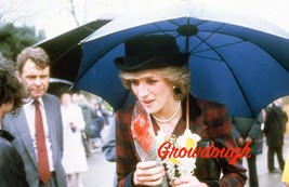 Original Princess Diana Di Accepting Flowers and Talking to Fans Photo S... - $37.24