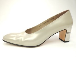 Salvatore Ferragamo Satin Ivory Pearl Pump Heels Womens Sz 8.5 AA Classi... - $39.55