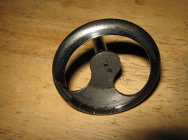 Singer  99 Machine Part Oscillating Hook #32520 - $10.00