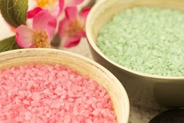 8lbs Bath Salts (2 - 4lb Bags) Christmas Scents ~Christmas Eve and Candy Cane~ - £23.32 GBP