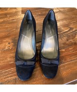 TAHARI Venus Pointed Toe Leather Pump Kitten Heels in Black Suede WOMEN&#39;... - $27.12
