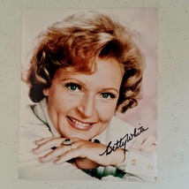 Betty White Autographed 8x10 Photo COA #BW38748 - £545.27 GBP