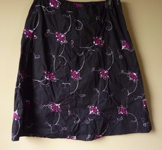 JKLA California Women&#39;s Skirt Sz S Black Pink Flowers &amp; Sequins Side Zipper - $12.69