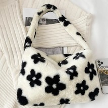 2021 INS Fashion Women Plush Flower Pattern  Bags Elegant Female Underarm Bags   - £87.17 GBP