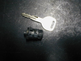 1993-1997 HONDA DEL SOL KEY AND DOOR LOCK CYLINDER FITS DRIVERS SIDE - $18.81