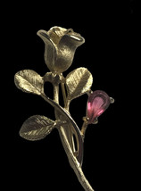 Vtg. Avon Gold Tone &amp; Pink Pear Rhinestone Rose FLOWER/STEM Brooch - £13.54 GBP
