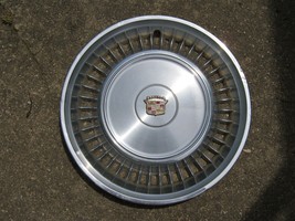 One genuine 1971 1972 Cadillac Coupe Deville Fleetwood hubcap wheel cover - £18.10 GBP
