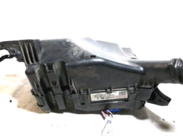 19-20  HYUNDAI  ELANTRA  / ENGINE BAY/  FUSE/RELAY/BOX image 5