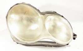 Passenger Headlight Has Cloudy Lenses OEM 2006 2007 Mercedes C230 - $44.53