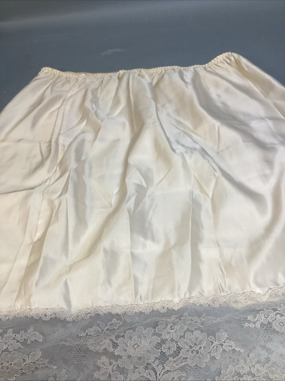 Vintage Light Peach Half Slip With Floral Lace - Medium Item image 6