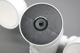 Google Nest Cam with Floodlight Camera GA02411-US image 2