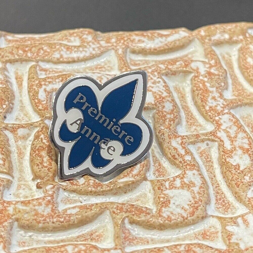 Premiere Annee pin - $5.90
