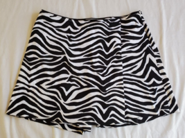 White House Black Market Black White Tiger Stripe Cotton  Skorts Misses ... - £15.56 GBP