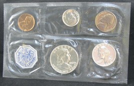 1960 US PROOF SET. The Coins are US Mint Sealed in flat cello with COA - $42.95