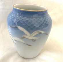 VASE # 202 SEAGULL w GOLD  Bing &amp; Grondahl Denmark 1st  - £54.70 GBP