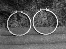 2 inch Silver Tone Hinged-Back Hoop Earrings with Swirl Detail - £3.09 GBP
