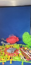 Kid Connection Jumbo Shark Exploration Boat Vehicle Playset--Accessories  - $150.16 MXN