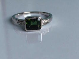 AAA quality natural clean green tourmaline with diamond ring in 18k white gold - £970.43 GBP