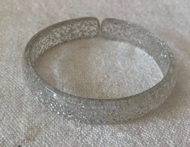 ⭕⭕VTG Bracelet, adjustable, vintage acrylic, silver with diamonds, width... - $184.69 MXN