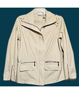 Chicos Zenergy Jacket Womens Size S Beige Lightweight Studded Shoulders - $363.74 MXN