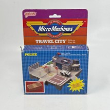 VINTAGE 1988 MICRO MACHINES TRAVEL CITY POLICE STATION FOLD UP PLAY SET ... - $890.48 MXN