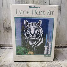 CARON White Tiger Latch Hook Kit 24&quot; x 34&quot; WonderArt #4356 NEW &amp; SEALED - €16,92 EUR