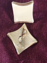 Vintage Trifari Clip On Earrings Gold Tone &amp; Cream Enamel Good Condition - £13.96 GBP