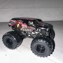 Monster Jam Trucks Scarlet Bandit Spinmaster 1:64 Danger Divas Metal - $14.95