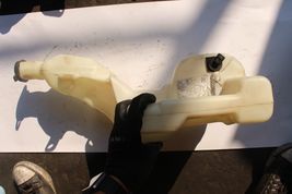 2005-2007 CADILLAC STS WINDSHIELD WASHER FLUID RESERVOIR TANK W/PUMP K3091 image 5