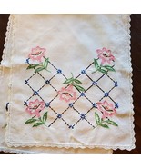 Vintage Table Doily Runner Pink Embroidery 34x13 Inch Crochet Edge - €12,15 EUR