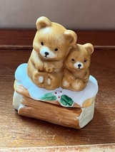 Vintage Christmas Around the World Cuddly Beary Ceramic Bears on Snow Log Candle - £7.46 GBP