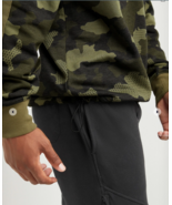 Champion Mens Urban Pursuits Camo Pattern Fleece Crewneck Sweatshirt Oli... - $48.22 CAD