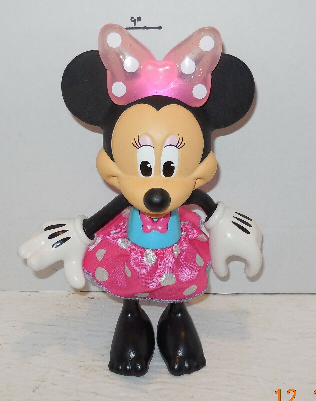 Fisher Price Disney Minnie Mouse Bloomin Bows Light Up Singing Magic Touch Doll - $14.50