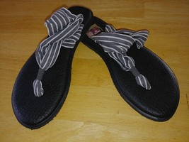 Sanuk &quot;Squish Me&quot; Yoga Mat Slingback SANDALS-GRAY White FABRIC-L(11.25&quot;)-WORN 1 - £16.27 GBP