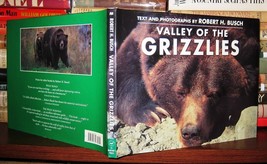 Busch, Robert H. Valley Of The Grizzlies 1st Edition 1st Printing - £37.74 GBP