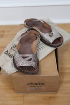 Cydwoq 38 8 Silver Pebbled Leather Slingback Open Toe Flats Sandals w/ Box - $94.99