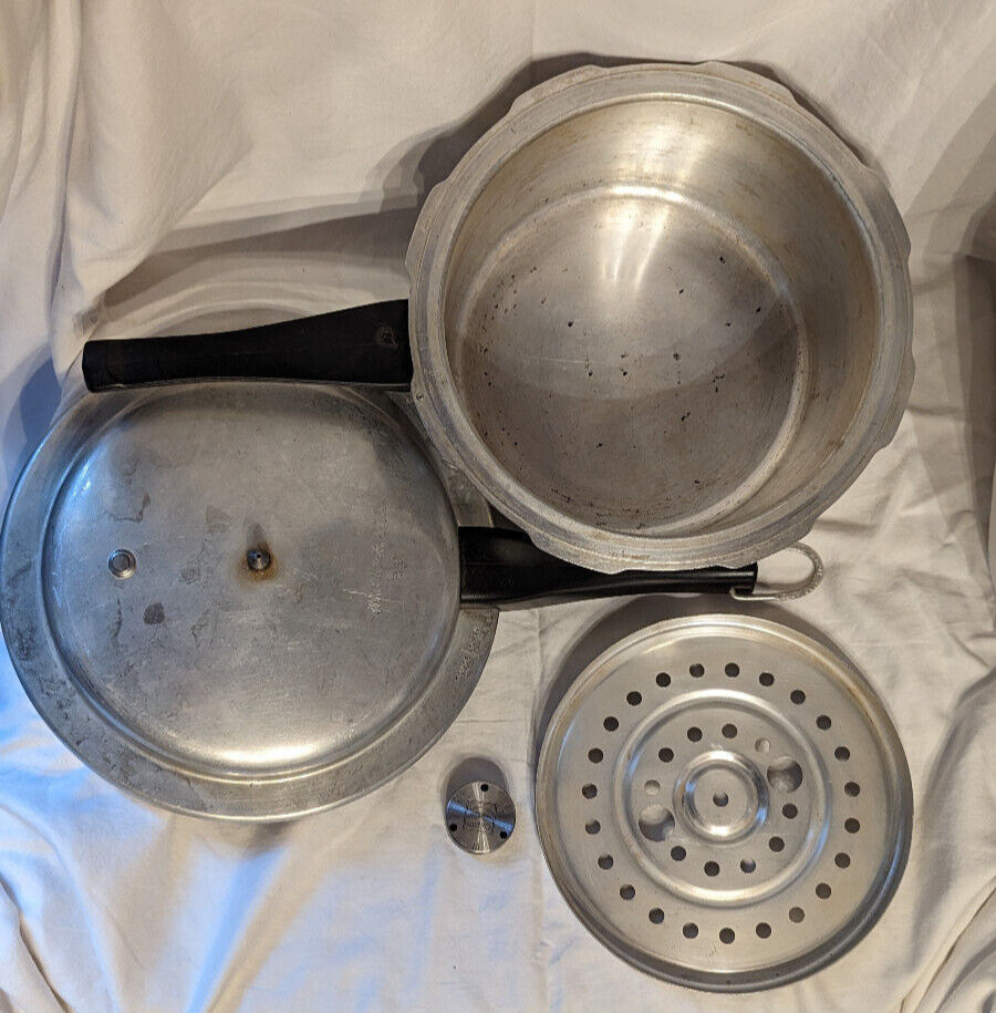 Vintage MirroMatic 4 Quart Pressure Cooker 394M Cooking Pot w/ Jiggler