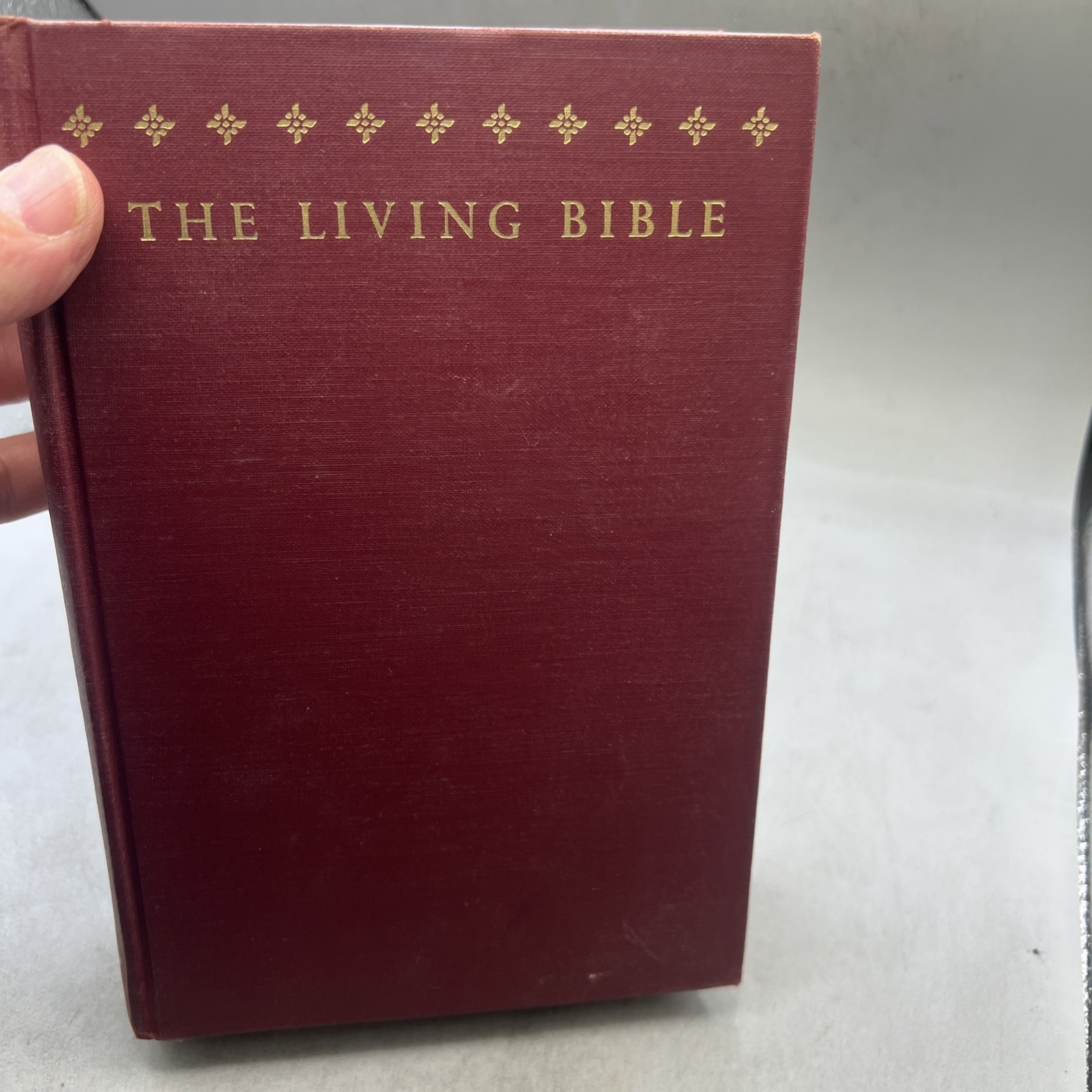 The Living Bible  A Shortened Version For Modern Readers HC 1952 - $14.84