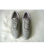 NIB Women&#39;s Hush Puppies Leather Classic Walkers Size 10 EW Stone H57607 - $58.98 CAD
