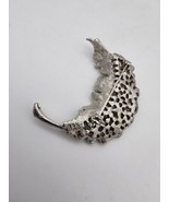 Vintg Signed KRAMER Silver Tone Clear Rhinestones LEAF Shape Pin Brooch - $723.50 MXN