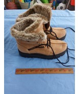 NEW tan Skechers Women&#39;s US Size 9.5 boots with fur - $40.00