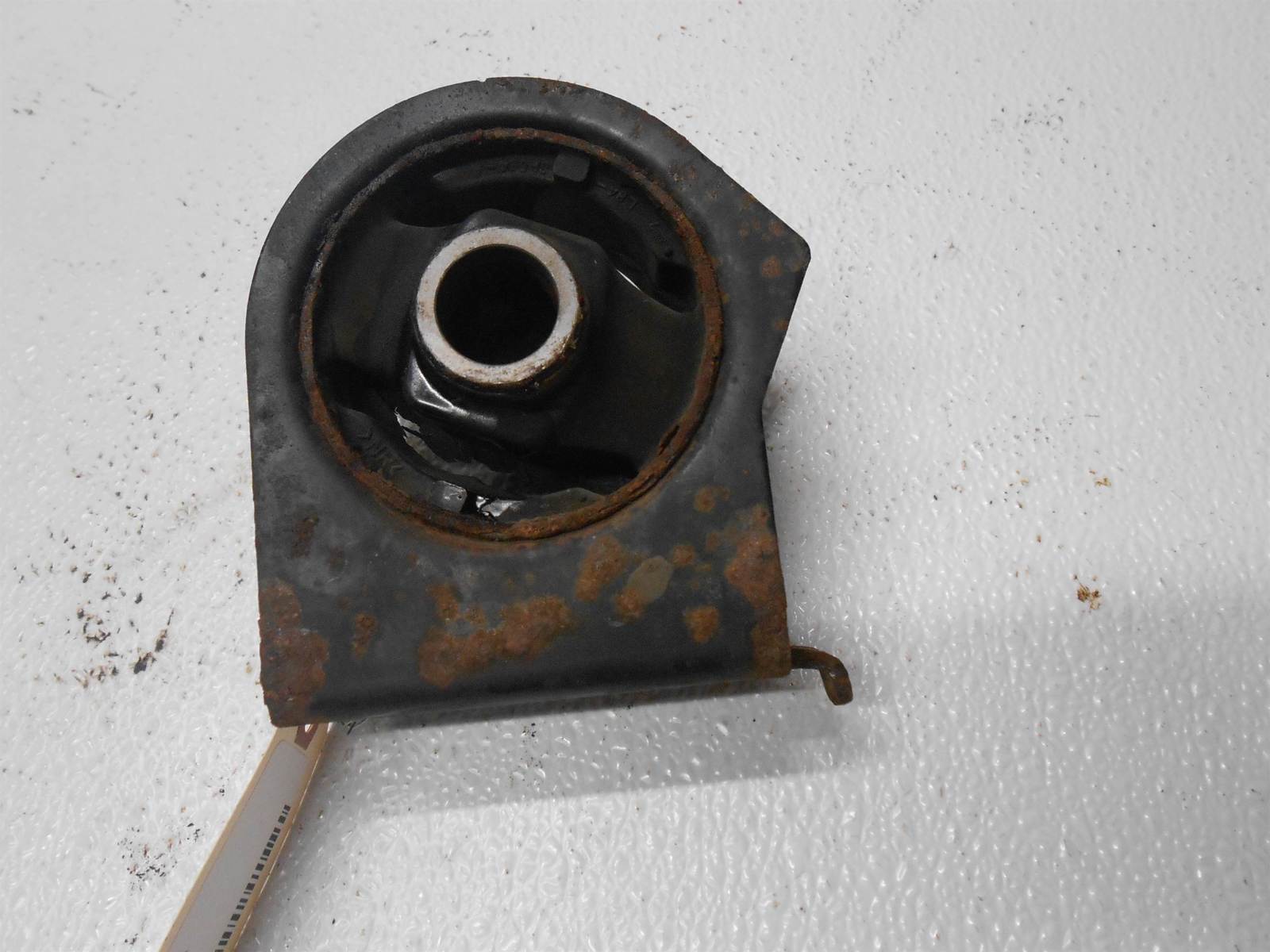 2006 ford escape Transmission Mount A - $36.98