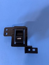 2006 2007 2008 2009 2010 INFINITI M35 TRUNK RELEASE POWER BUTTON OEM - $433.27 MXN