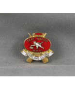 Vintage Curling Pin - Leaf Rapids Manitoba Curling Club - Inlaid Pin  - $279.59 MXN